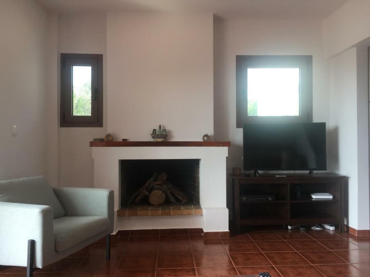 Villa Christina With Private Pool In Saronida, Near Stunning Beaches, Athens Airport & Sounio Kültér fotó